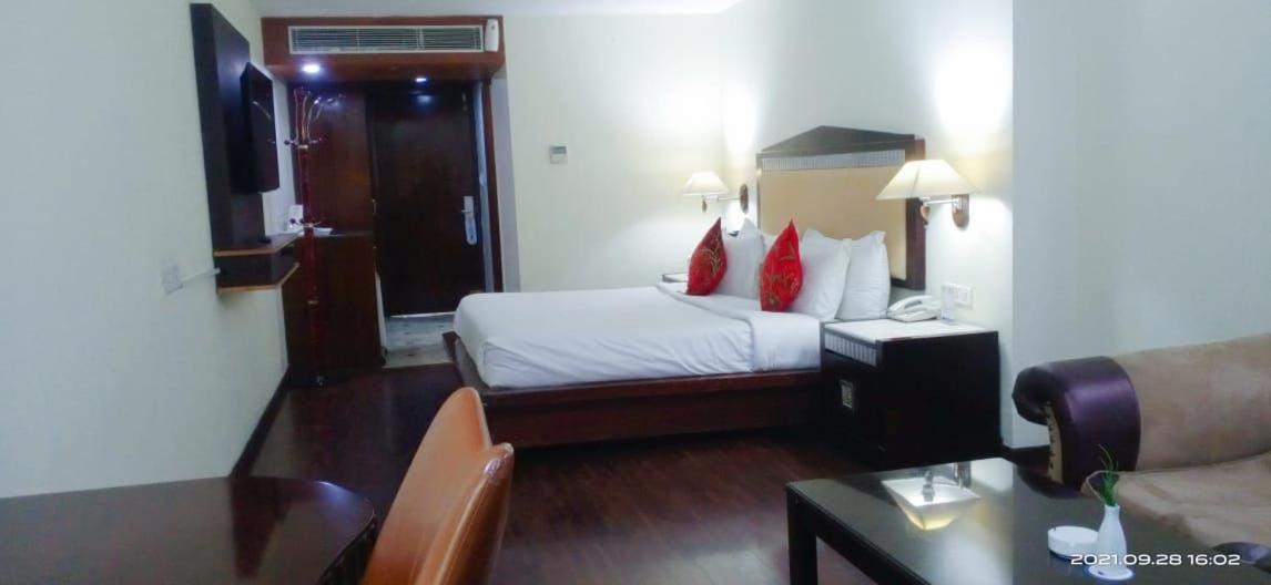 Hotel The Residency Srinagar Luaran gambar