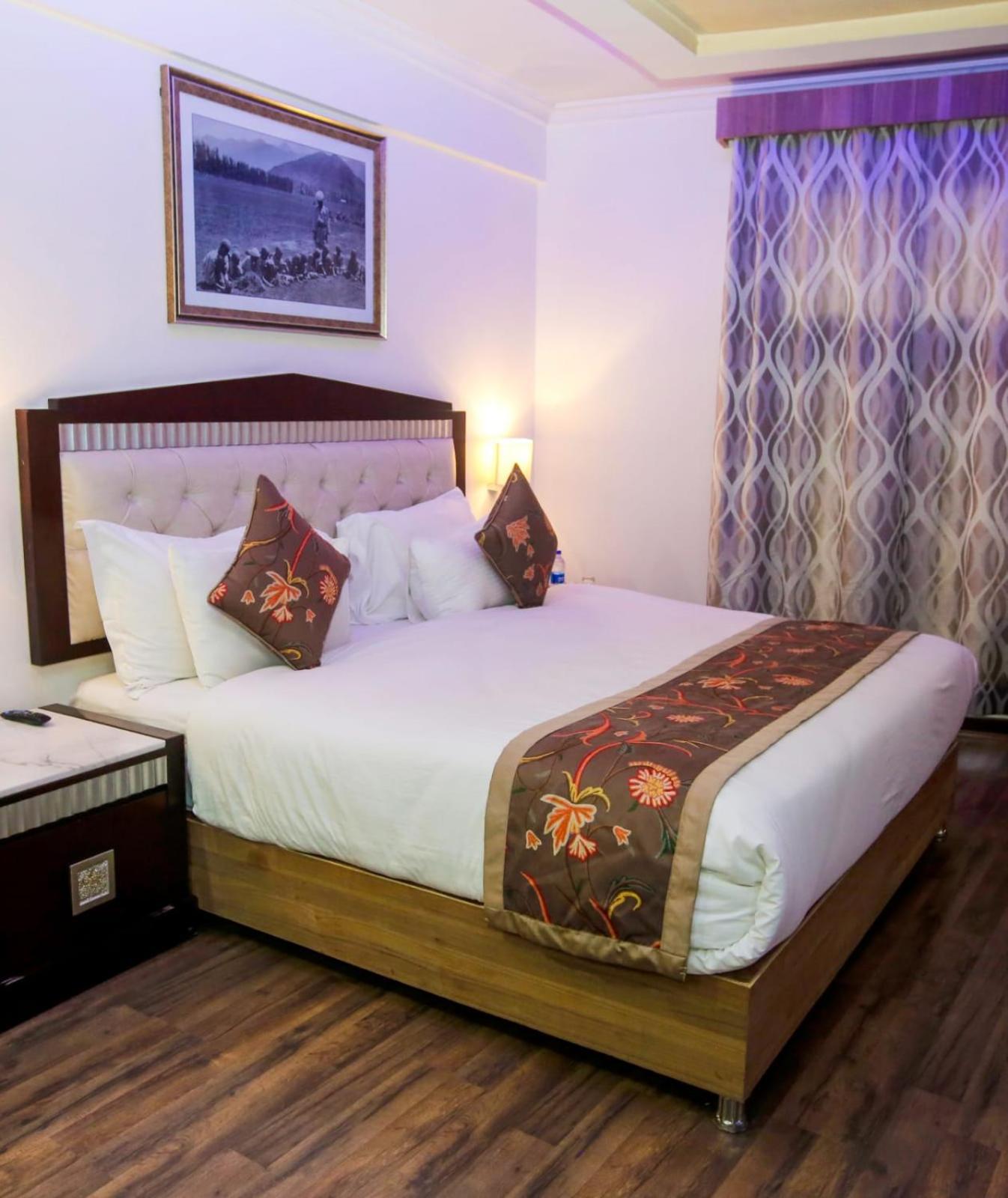 Hotel The Residency Srinagar Luaran gambar