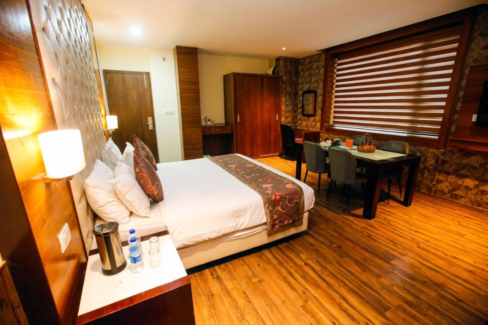 Hotel The Residency Srinagar Luaran gambar