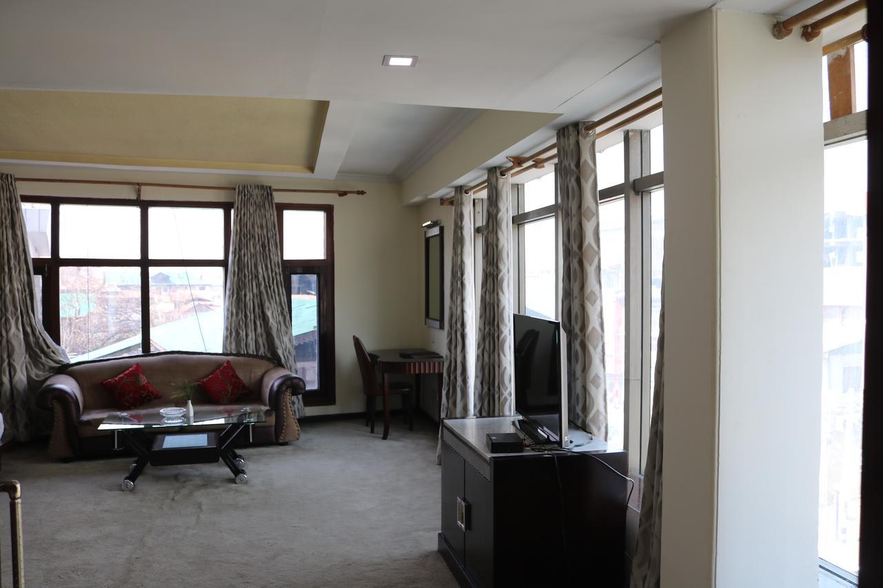 Hotel The Residency Srinagar Luaran gambar